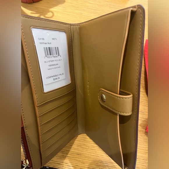 Coach CH165 Tech Wallet In Signature Canvas With Wild Strawberry Print - Picture 4 of 5